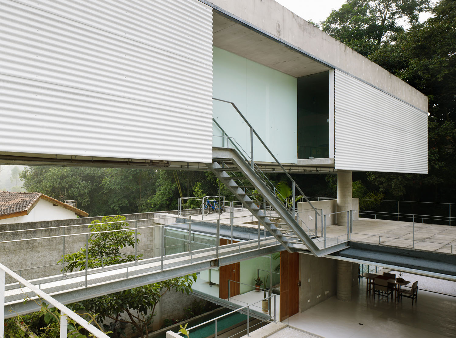 House in Carapicuiba [Photo 06 by Nelson Kon]